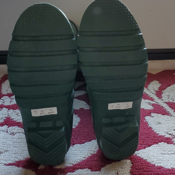 Like new Hunter Boots - Picture 4 of 5